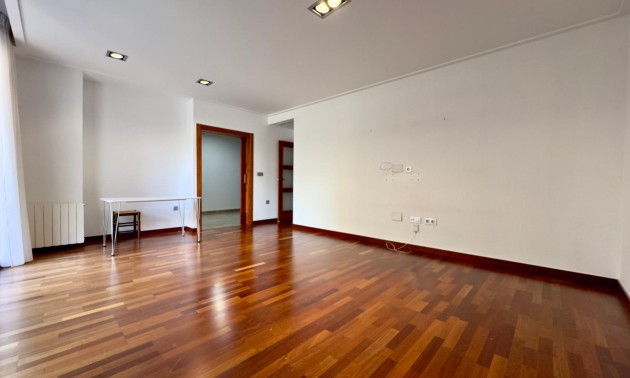 Herverkoop - Apartment - Elche - Porcelanosa