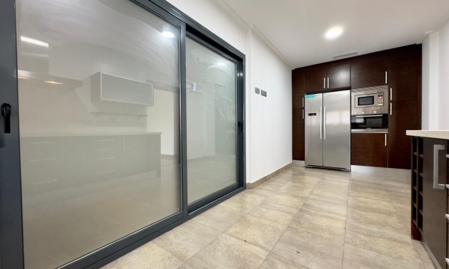 Herverkoop - Apartment - Elche - Porcelanosa