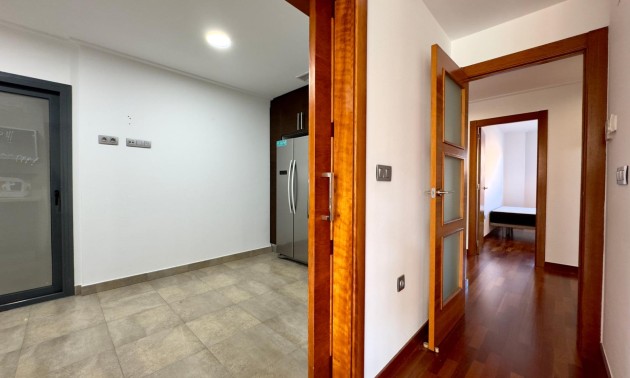 Herverkoop - Apartment - Elche - Porcelanosa