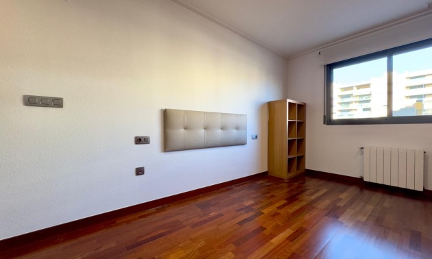 Herverkoop - Apartment - Elche - Porcelanosa