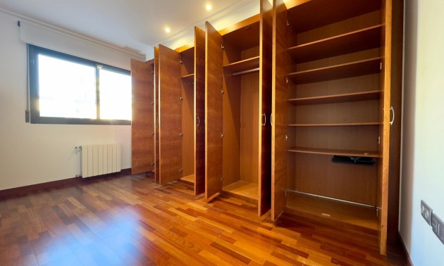 Herverkoop - Apartment - Elche - Porcelanosa