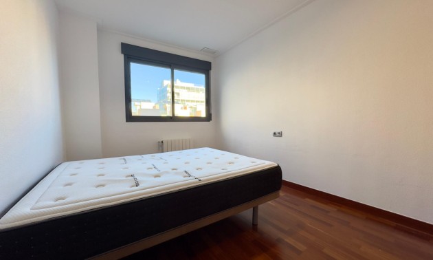Herverkoop - Apartment - Elche - Porcelanosa