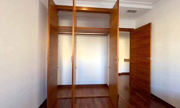 Herverkoop - Apartment - Elche - Porcelanosa