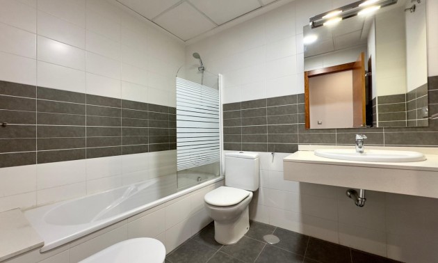 Herverkoop - Apartment - Elche - Porcelanosa