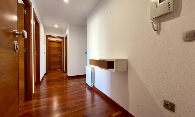 Herverkoop - Apartment - Elche - Porcelanosa
