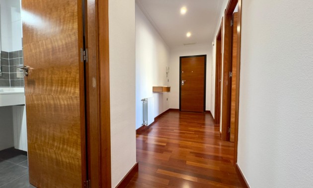 Herverkoop - Apartment - Elche - Porcelanosa