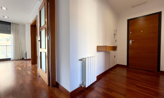 Herverkoop - Apartment - Elche - Porcelanosa
