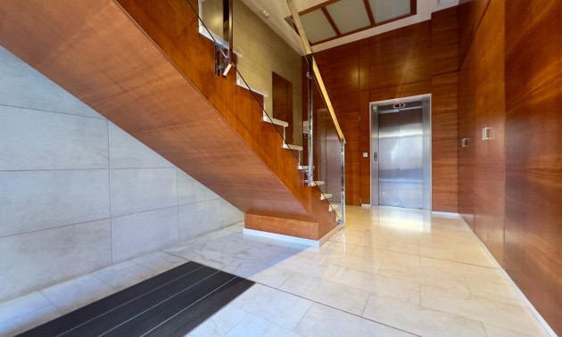 Herverkoop - Apartment - Elche - Porcelanosa
