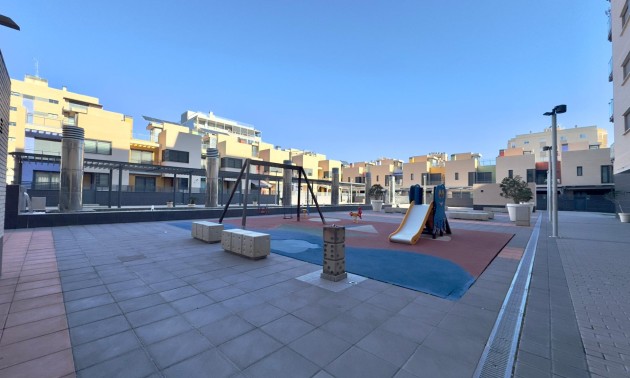 Herverkoop - Apartment - Elche - Porcelanosa