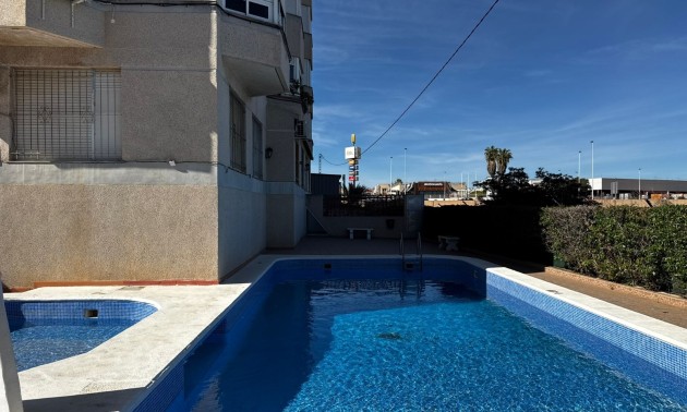 Herverkoop - Apartment - Torrevieja - Punta Prima