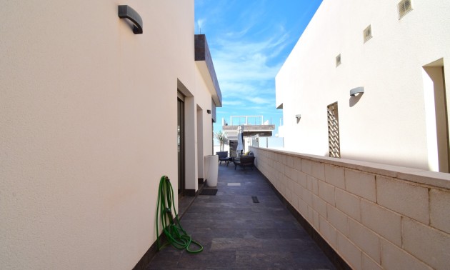 Herverkoop - Villa - Orihuela Costa - Villamartín