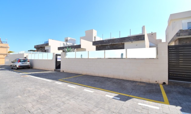 Herverkoop - Villa - Orihuela Costa - Villamartín