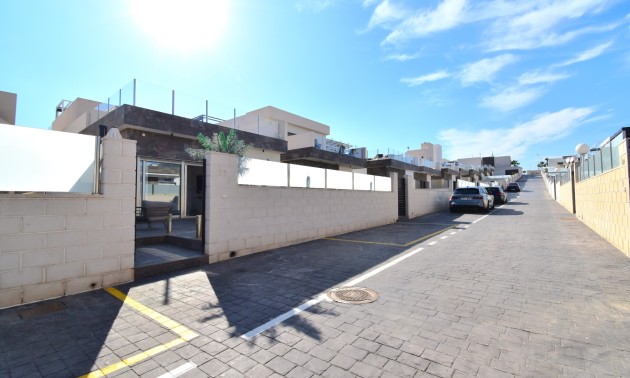 Herverkoop - Villa - Orihuela Costa - Villamartín
