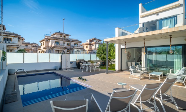 Herverkoop - Villa - Orihuela Costa - Lomas De Cabo Roig