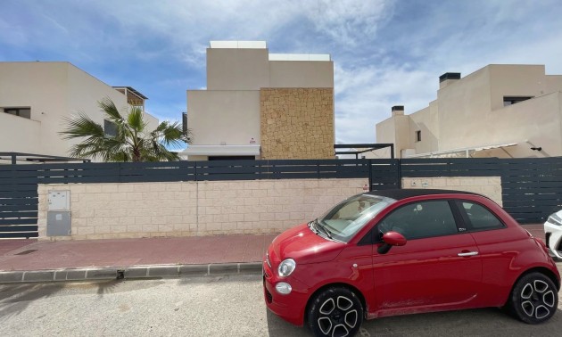 Herverkoop - Villa - Ciudad Quesada - Pueblo Bravo