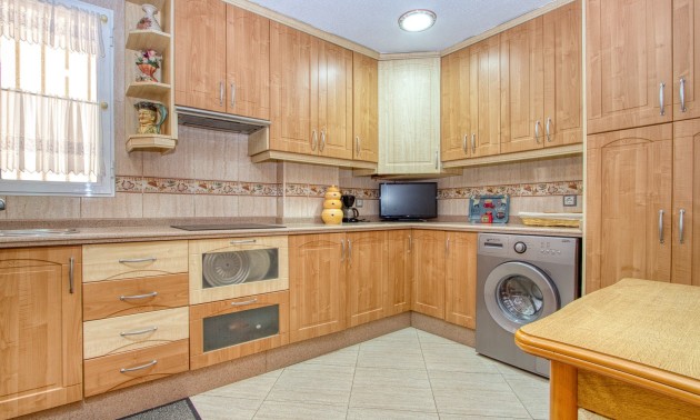 Herverkoop - Apartment - Torrevieja - Playa del Cura
