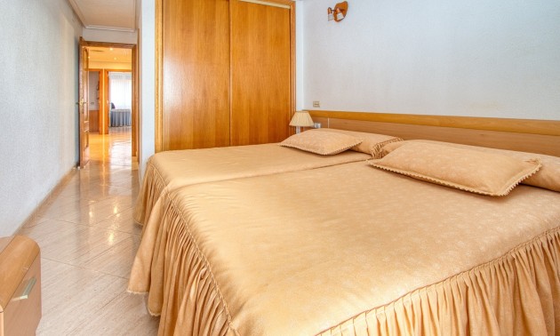 Herverkoop - Apartment - Torrevieja - Playa del Cura