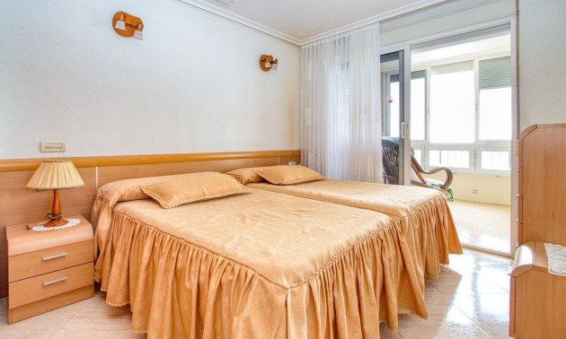 Herverkoop - Apartment - Torrevieja - Playa del Cura