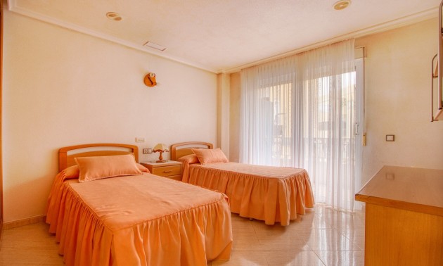 Herverkoop - Apartment - Torrevieja - Playa del Cura