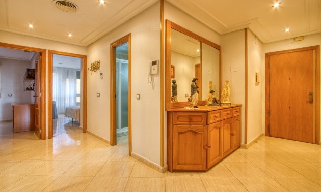 Herverkoop - Apartment - Torrevieja - Playa del Cura