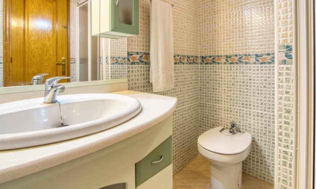 Herverkoop - Apartment - Torrevieja - Playa del Cura