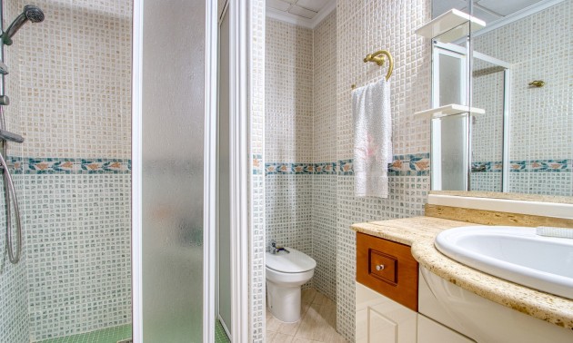 Herverkoop - Apartment - Torrevieja - Playa del Cura