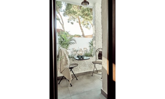Herverkoop - Villa - Orihuela Costa - Punta Prima