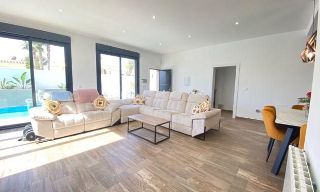 Herverkoop - Villa - Orihuela Costa - Villamartín