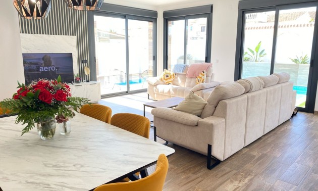 Herverkoop - Villa - Orihuela Costa - Villamartín