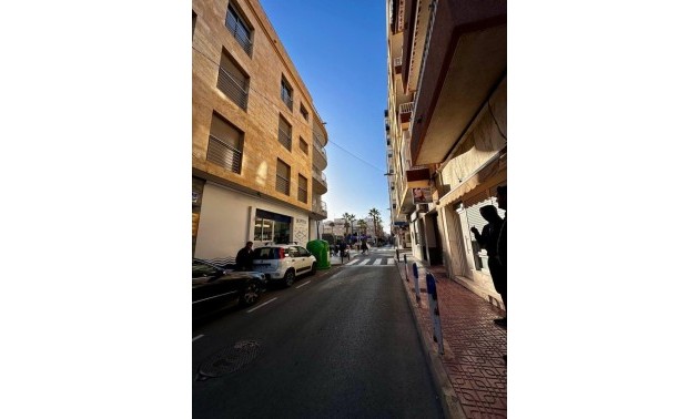 Herverkoop - Apartment - Torrevieja