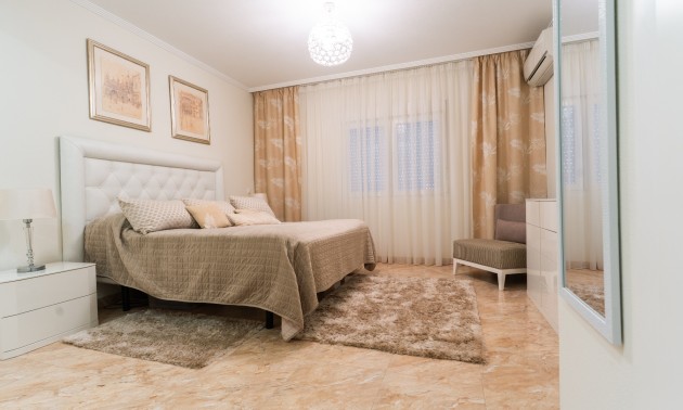 Herverkoop - Villa - Torrevieja - Los Balcones