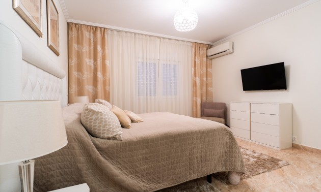 Herverkoop - Villa - Torrevieja - Los Balcones