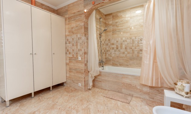 Herverkoop - Villa - Torrevieja - Los Balcones