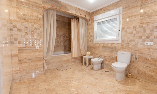 Herverkoop - Villa - Torrevieja - Los Balcones