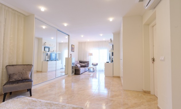 Herverkoop - Villa - Torrevieja - Los Balcones