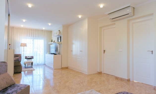 Herverkoop - Villa - Torrevieja - Los Balcones
