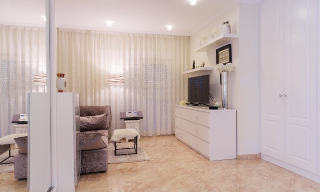 Herverkoop - Villa - Torrevieja - Los Balcones