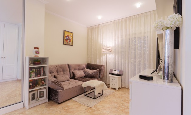 Herverkoop - Villa - Torrevieja - Los Balcones