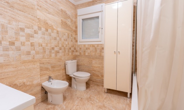 Herverkoop - Villa - Torrevieja - Los Balcones