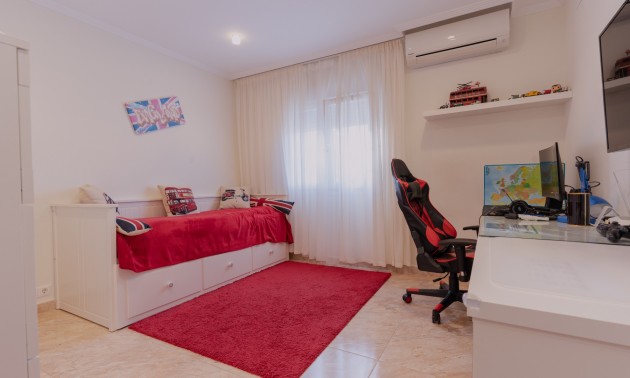 Herverkoop - Villa - Torrevieja - Los Balcones