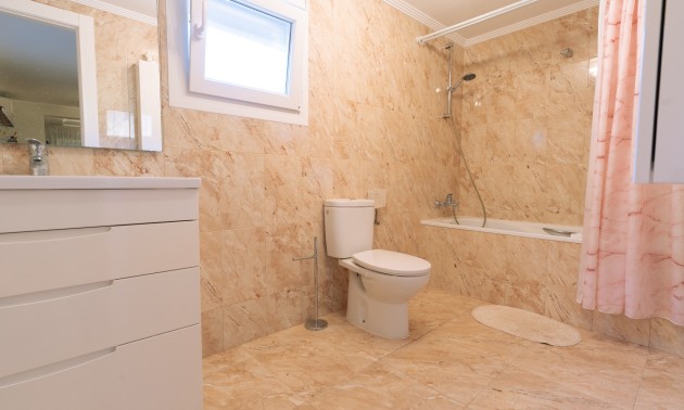 Herverkoop - Villa - Torrevieja - Los Balcones