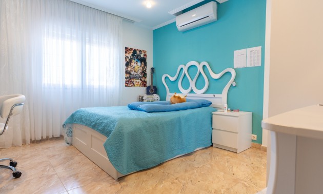 Herverkoop - Villa - Torrevieja - Los Balcones