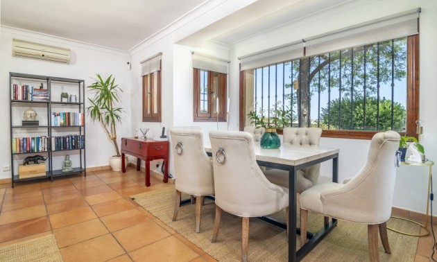 Resale - Villa - Benahavis - La Quinta