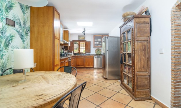 Resale - Villa - Benahavis - La Quinta