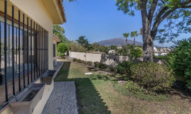 Resale - Villa - Benahavis - La Quinta