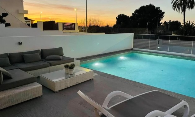 Herverkoop - Villa - San Fulgencio - Urbanización La Marina