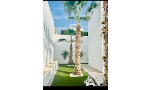 Herverkoop - Villa - San Fulgencio - Urbanización La Marina