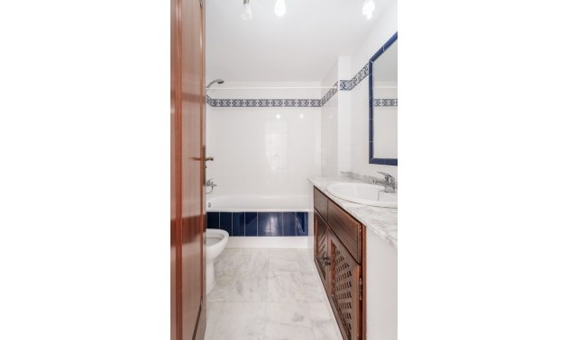 Herverkoop - Apartment - Torrevieja - Playa Los Locos
