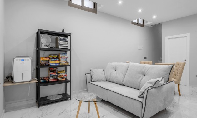 Herverkoop - Villa - Orihuela Costa - Villamartín