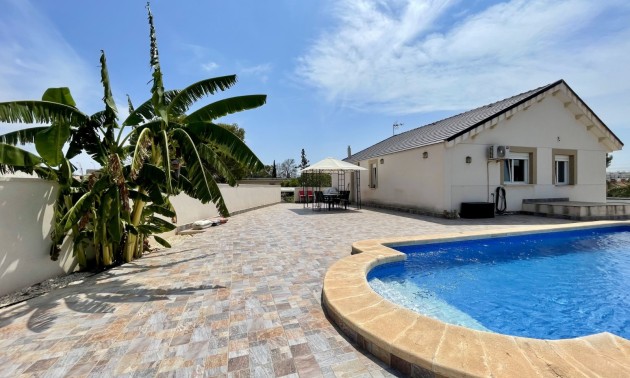 Herverkoop - Villa - Torrevieja - Los Balcones